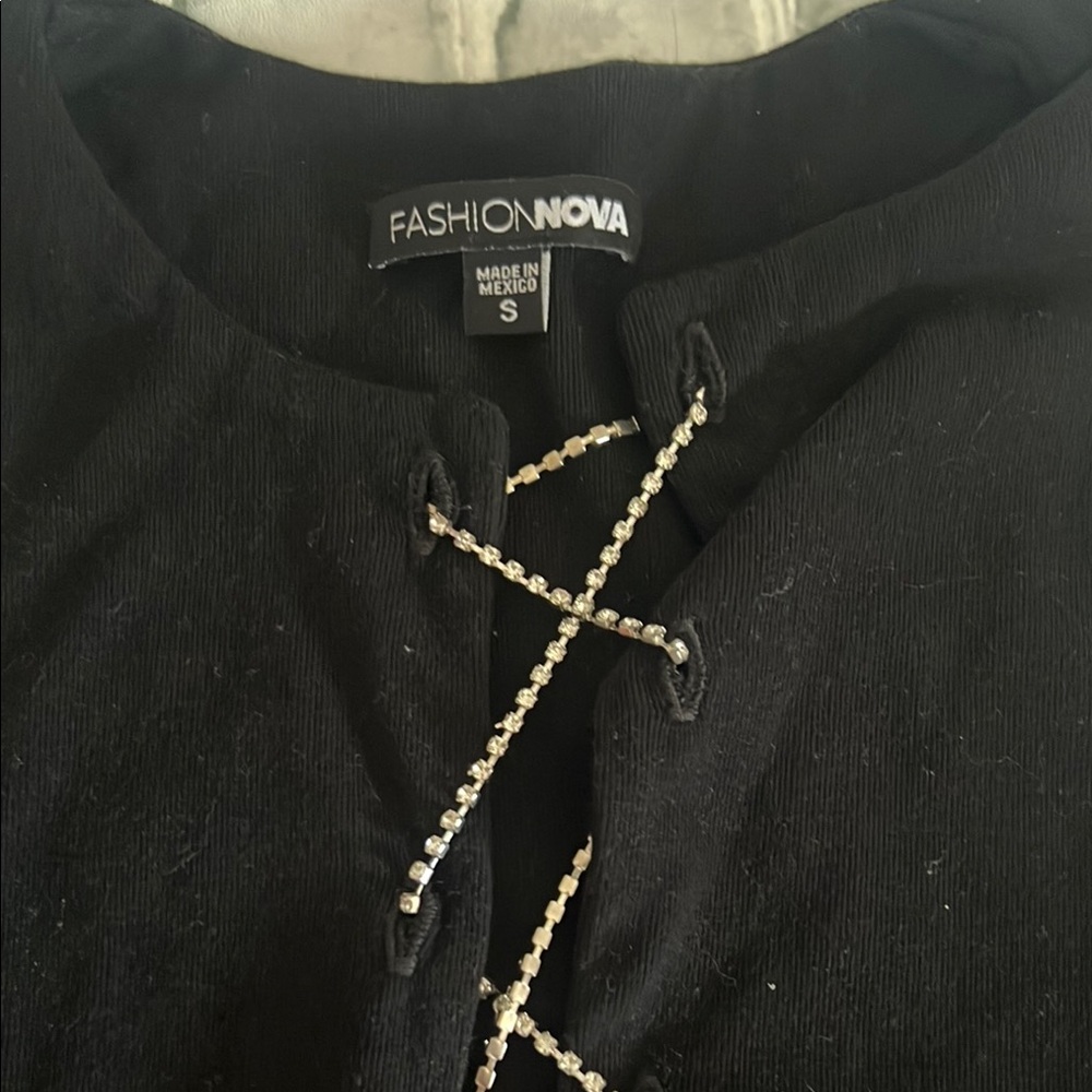 Fashion Nova Black Sleeveless Crop Tank Top - Picture 3 of 4